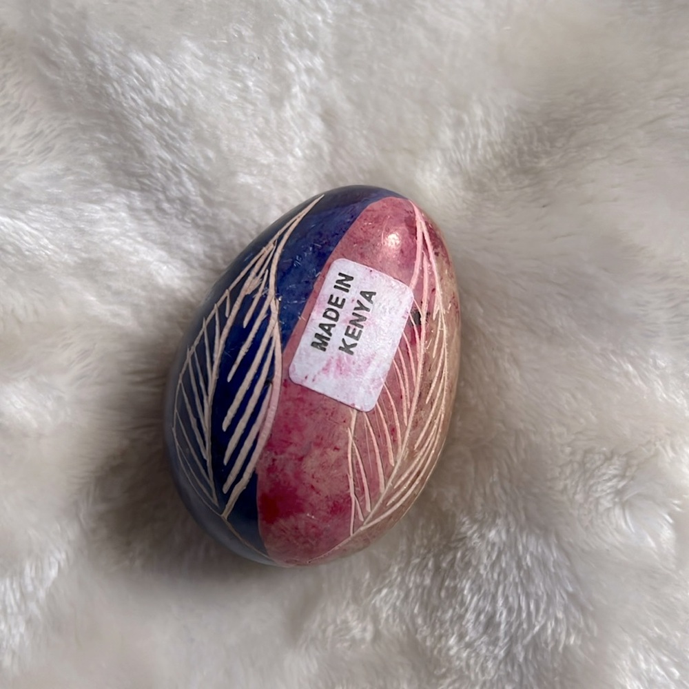 🍃 AFRICAN HAND CARVED ETCHED LEAF DESIGN DECORATIVE STONE EGG FROM KENYA 🇰🇪